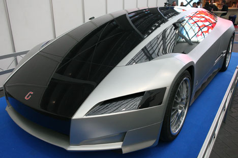 Quaranta er lavet af Italdesign Giugiaro og er udstyret med Toyotas Hybrid Synergy Drive, det skal jo være mere grønt fremover.
(Foto: Motorsporten.dk)